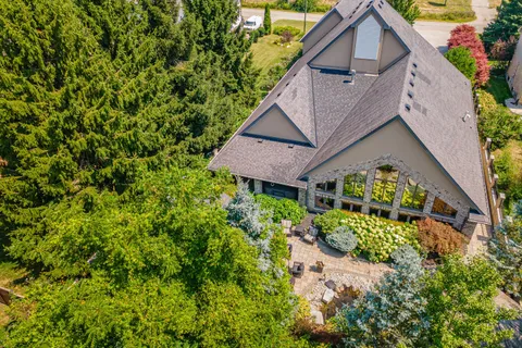 547 Crestwood Drive, ON N6K 1Y1