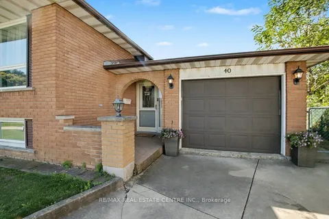 40 Tara Court, ON L8K 6E6