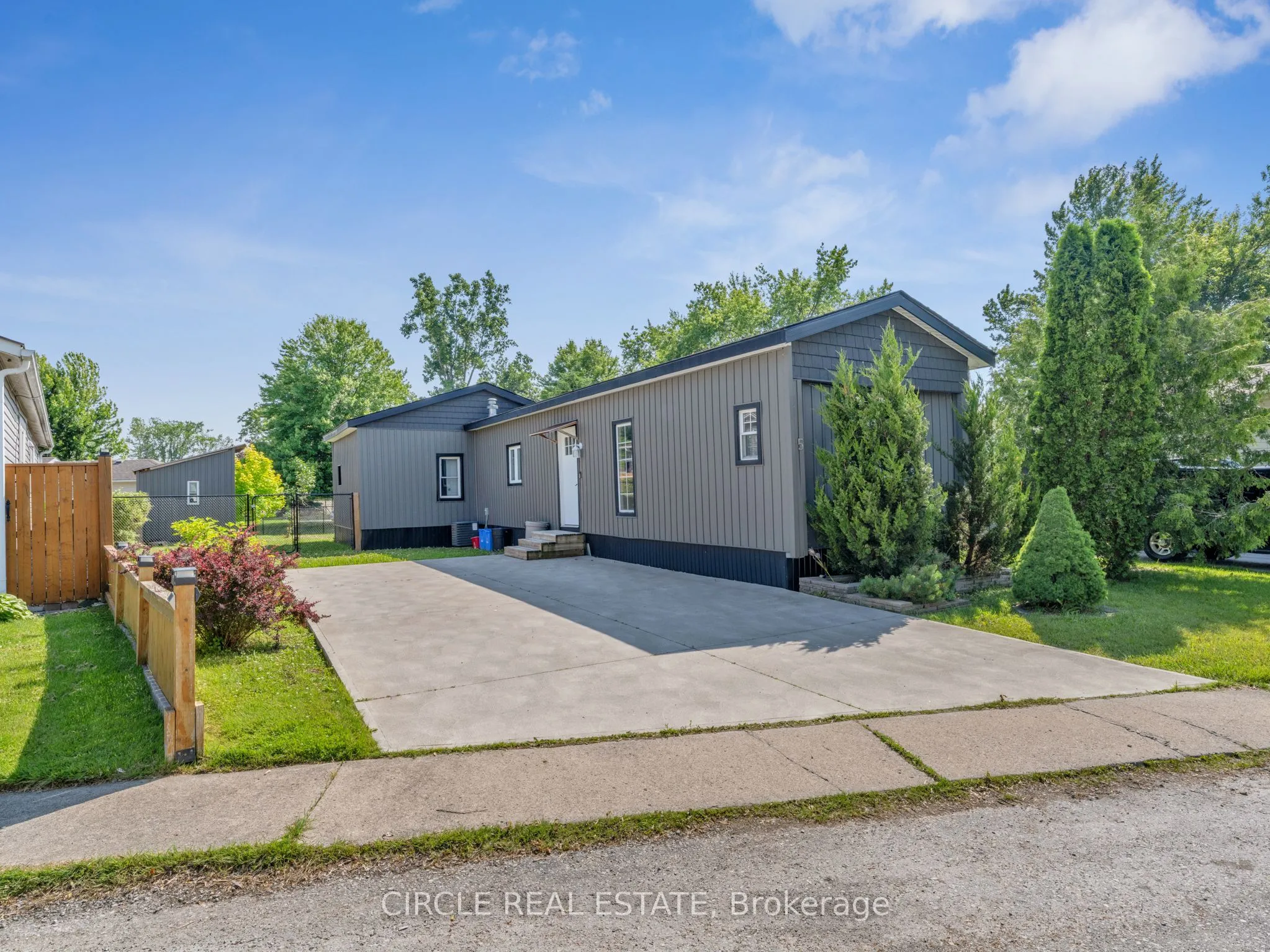 5 Maple Drive, ON N0R 1J0