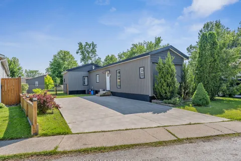 5 Maple Drive, ON N0R 1J0