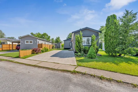 5 Maple Drive, ON N0R 1J0