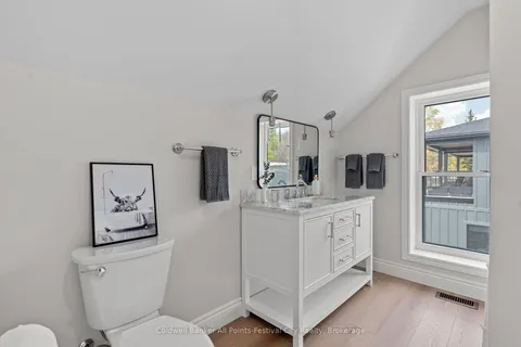 82 Gloucester Terrace, ON N7A 1W8