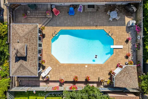 16 Benson Street, ON K2E 5J5