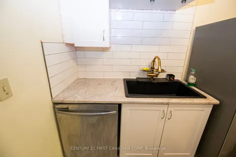 711 Alanbrook Street, ON N6J 3B5