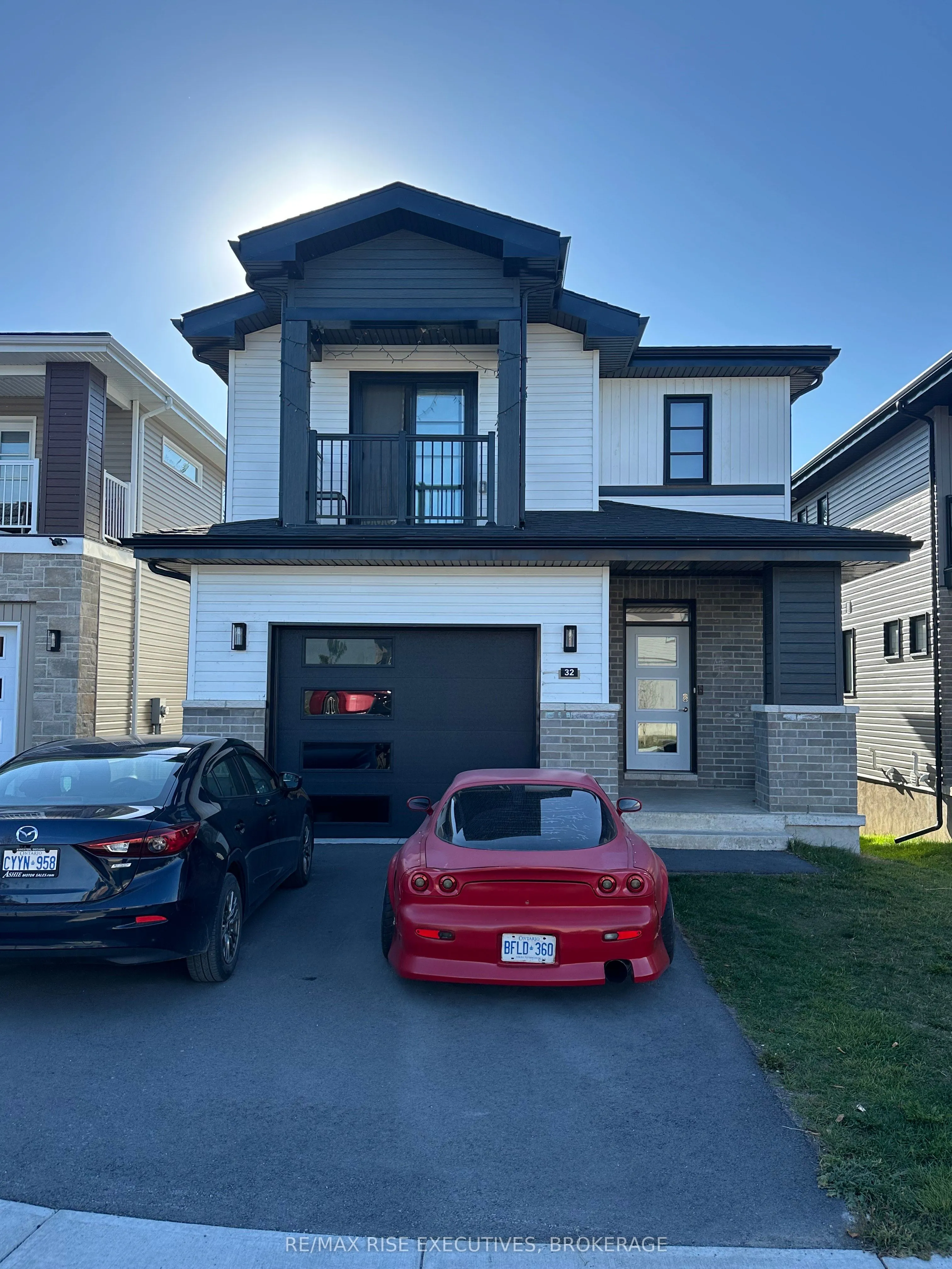32 Erie Court, ON K7N 0E3