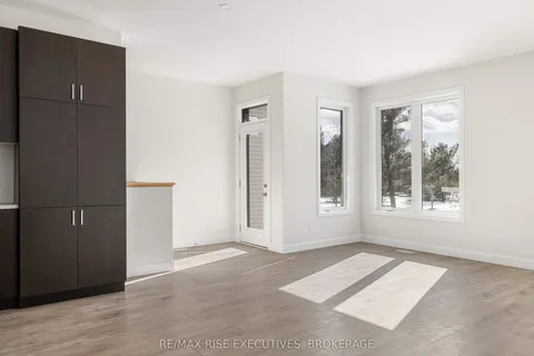 32 Erie Court, ON K7N 0E3