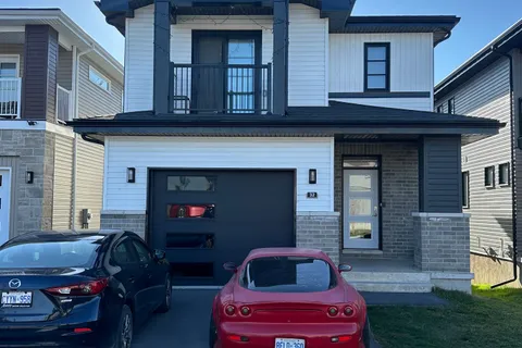 32 Erie Court, ON K7N 0E3