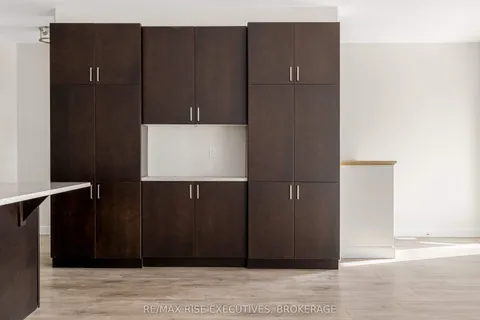 32 Erie Court, ON K7N 0E3