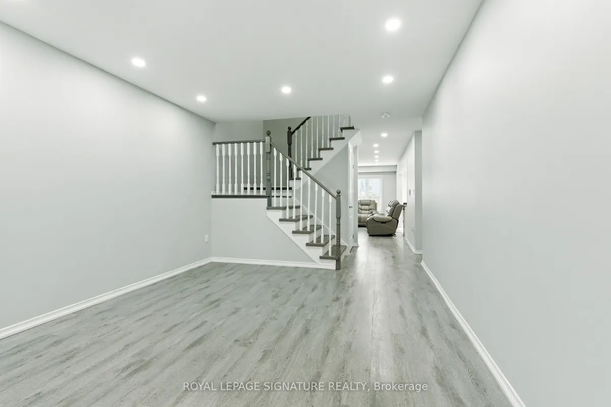 16 Froggy Drive, ON L3B 0G9