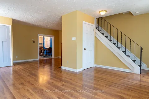 303 Murray Street, ON K8A 4P1