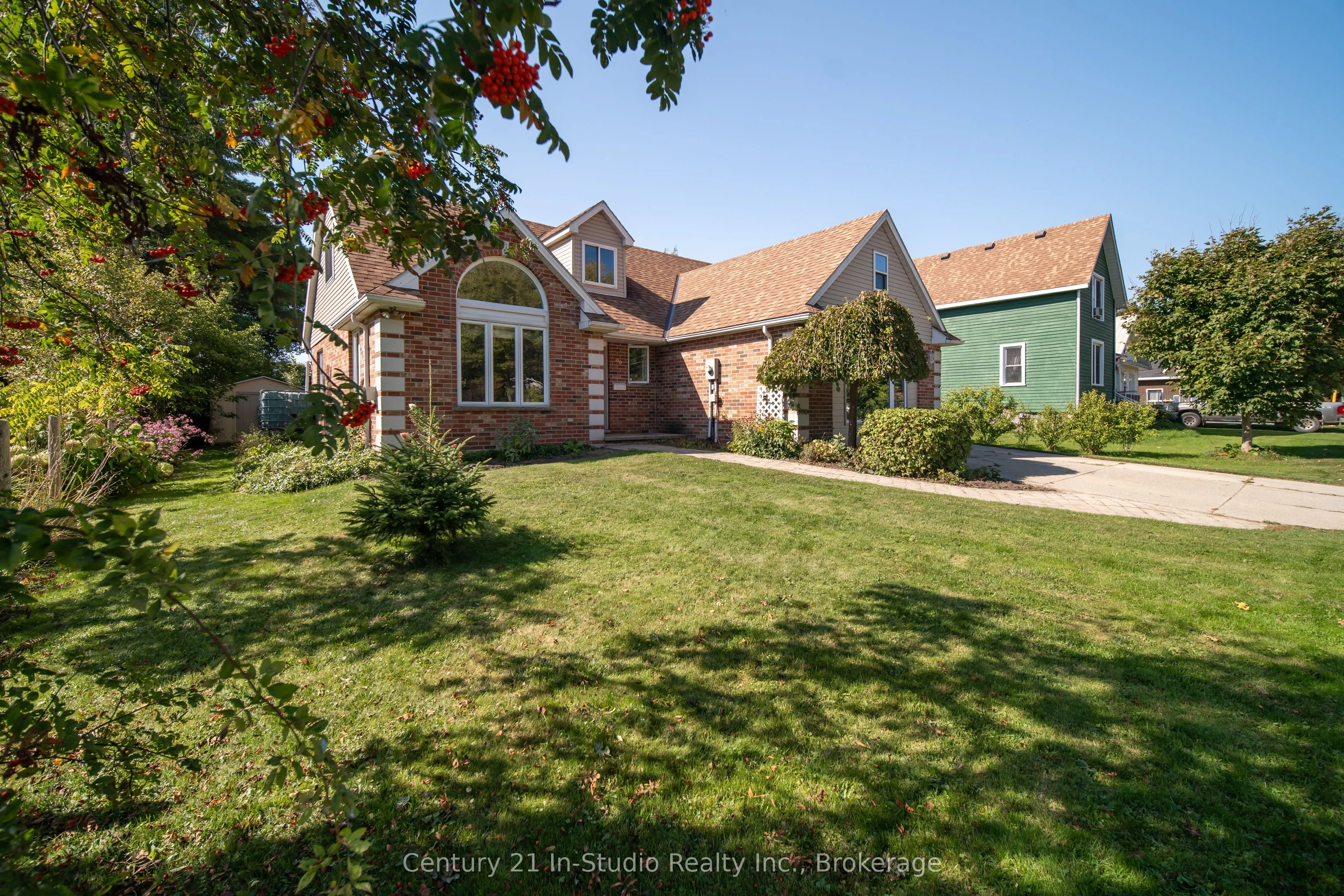 96 Main Street, ON N0H 1W0