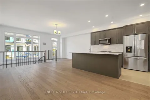 95 San Felice Circle, ON K2S 2R9