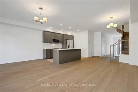 95 San Felice Circle, ON K2S 2R9