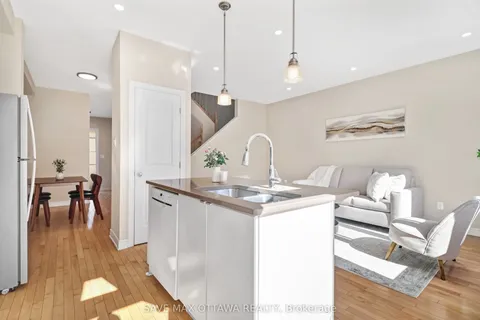 629 Lauraleaf Crescent, ON K2J 6G9