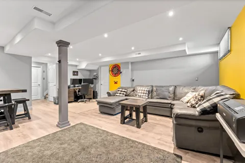 1405 Fisher Crescent, ON K7M 8T1