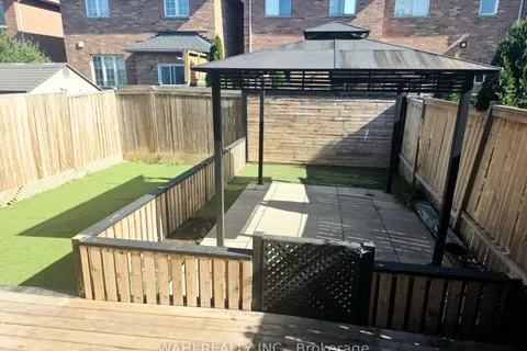 8 Lockport Way, ON L8E 0B1