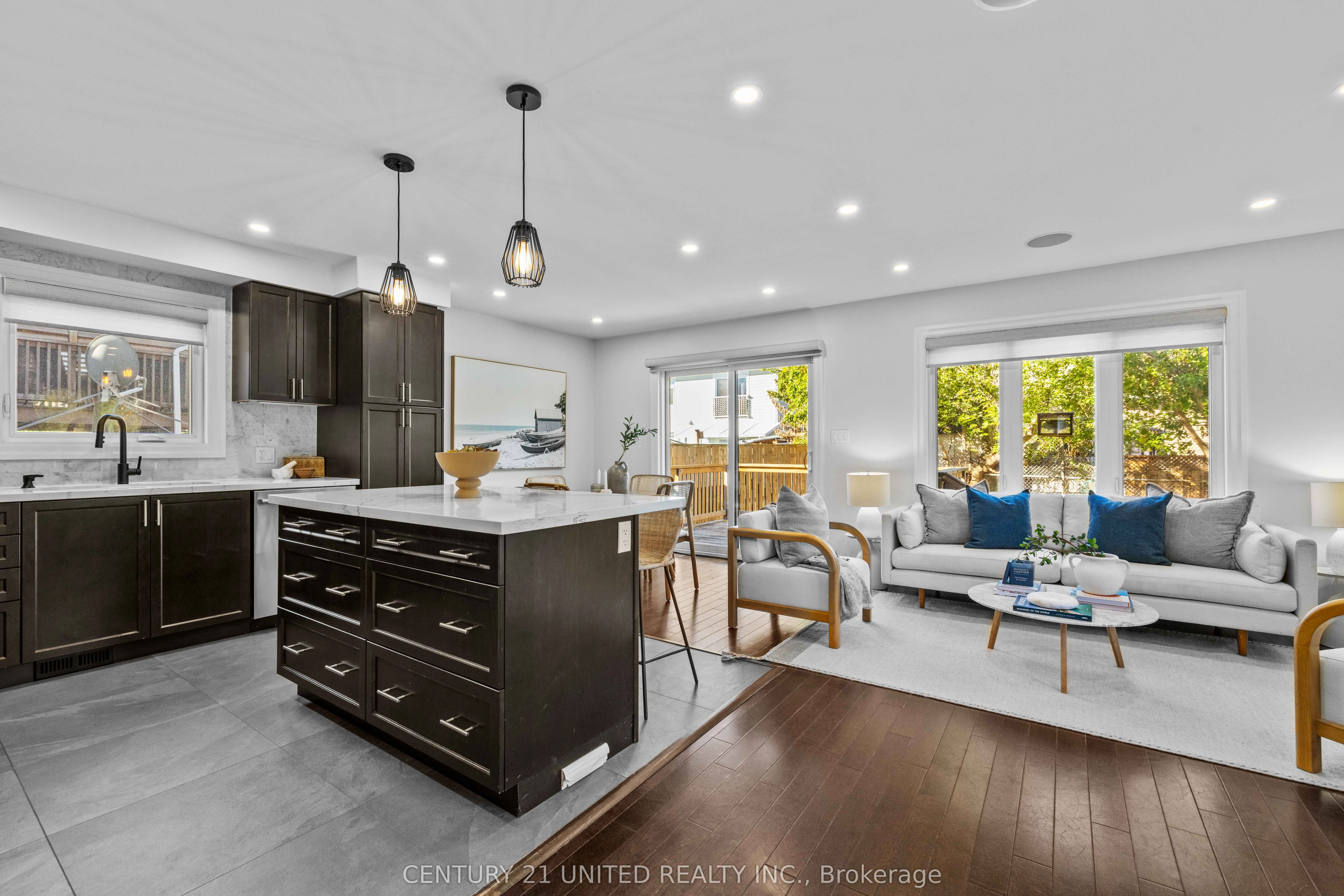 739 Young Street, ON K9J 3A5