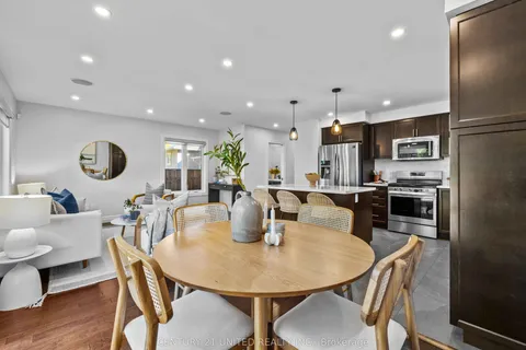 739 Young Street, ON K9J 3A5