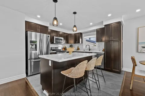 739 Young Street, ON K9J 3A5