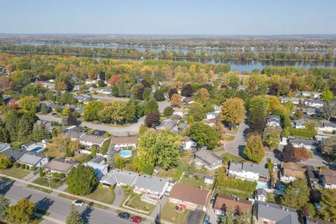 591 Eastvale Drive, ON K1J 6Z4