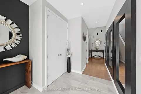 933 Islington Way, ON K1T 0T7