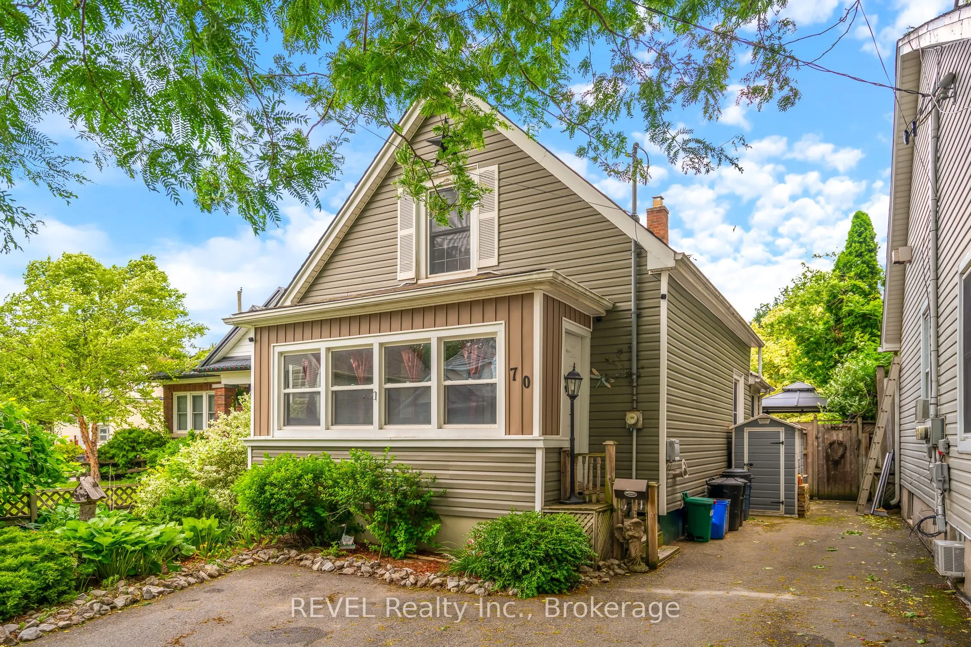 70 York Street, ON L2R 6C7