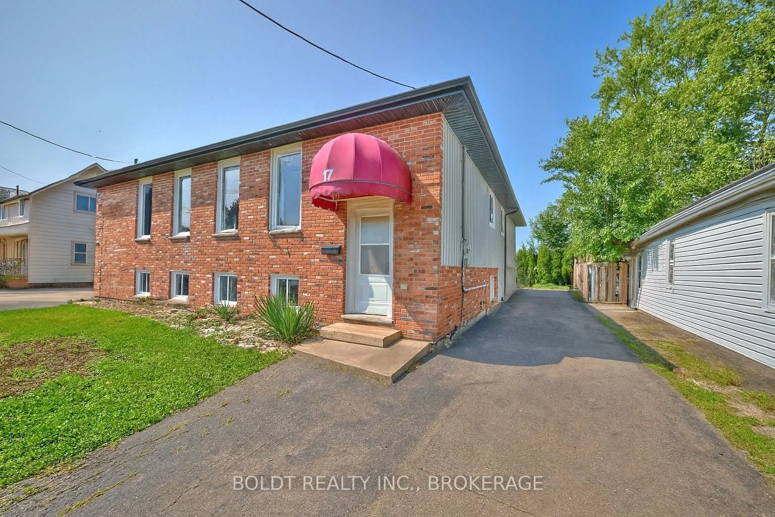 17 Colborne Street, ON L2V 3P8