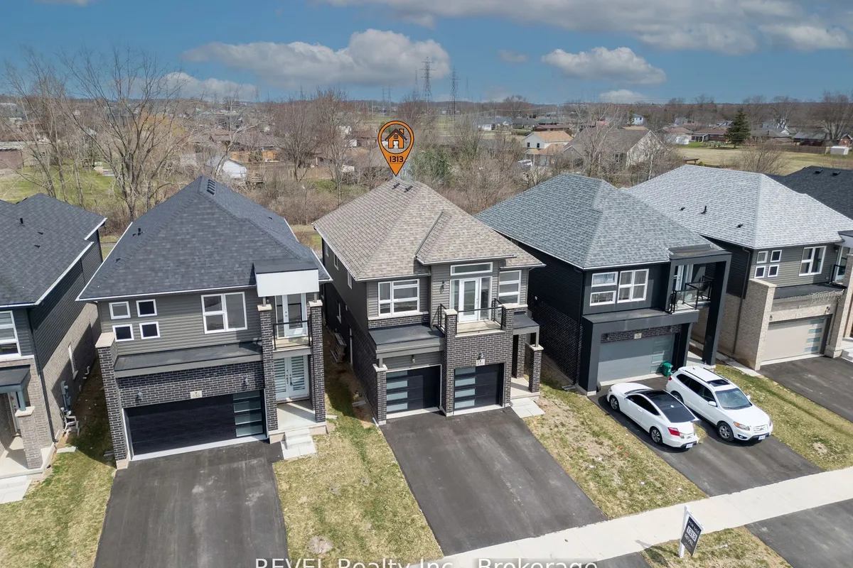 139 Caroline Street, ON L2B 0K1