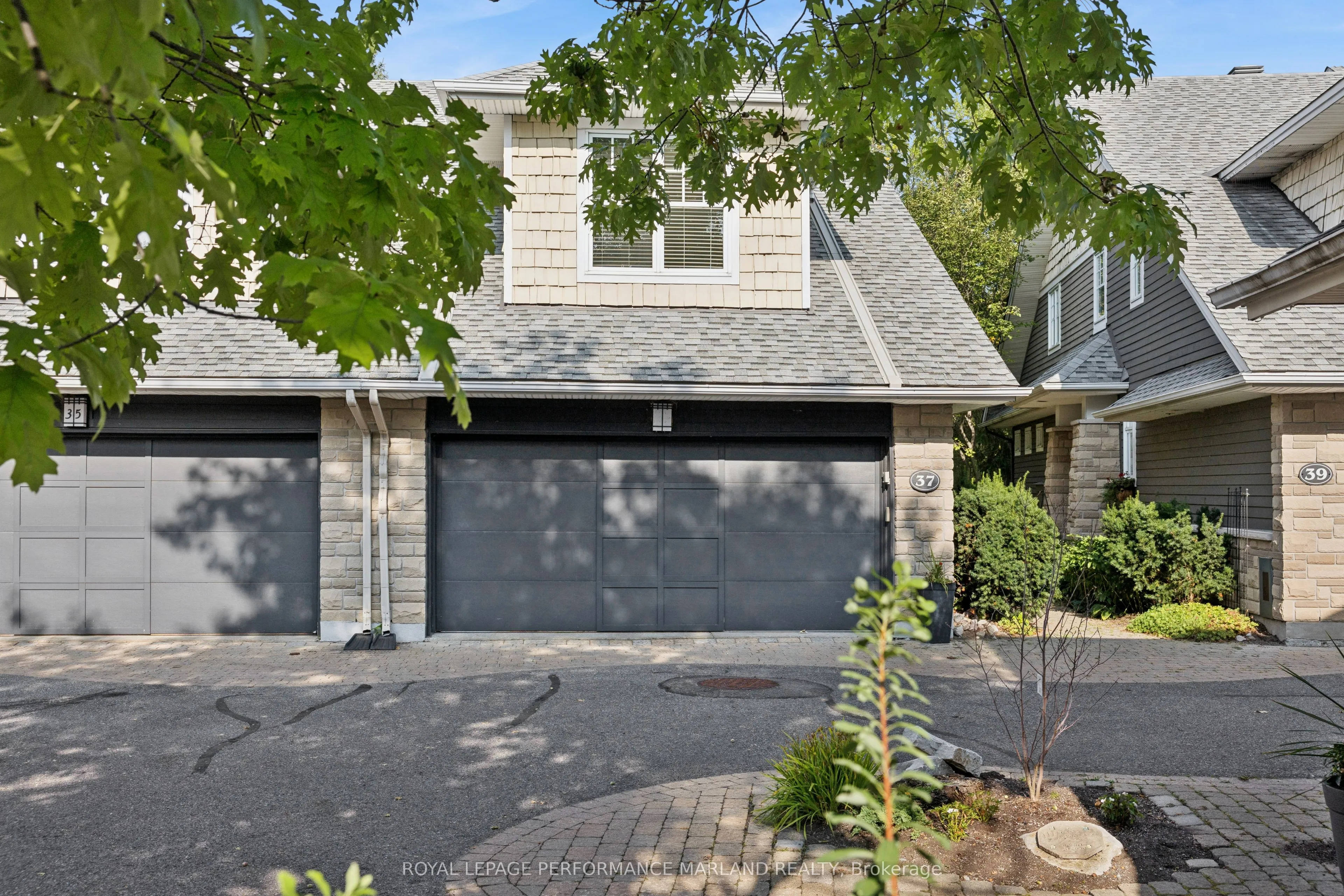 37 Creek's End Lane, ON K2H 1C7