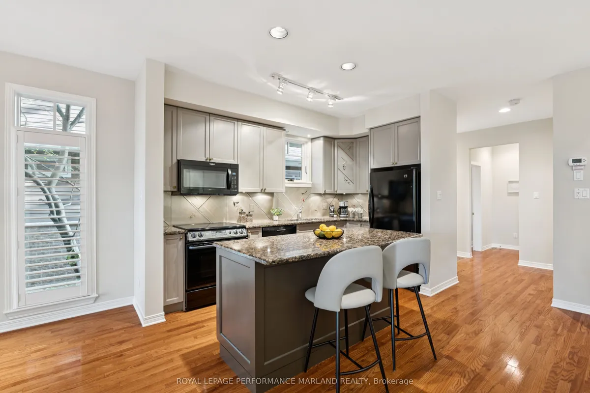 37 Creek's End Lane, ON K2H 1C7