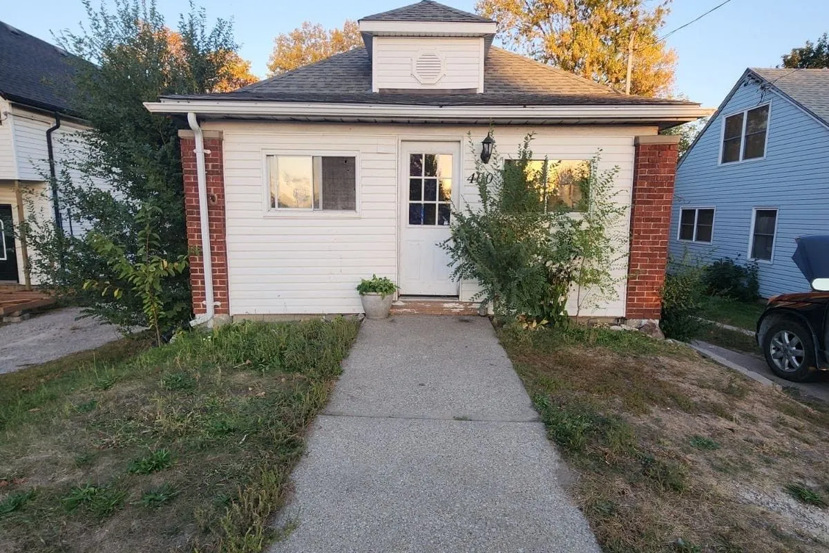 400 Brock Street, ON N7T 2X2