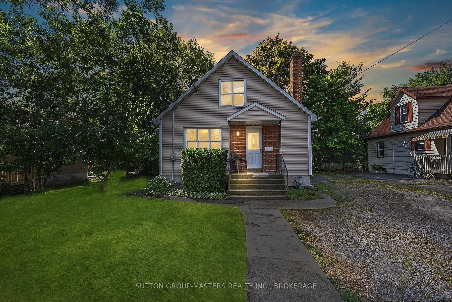 720 Brock Street, ON K7L 1W2