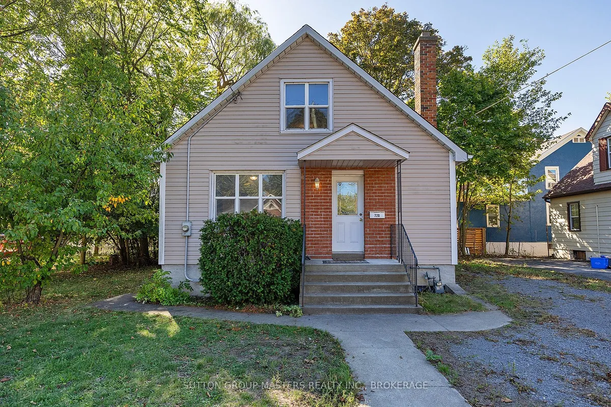 720 Brock Street, ON K7L 1W2