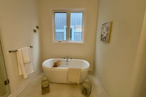 19 OAKMONT Drive, ON K0H 1G0