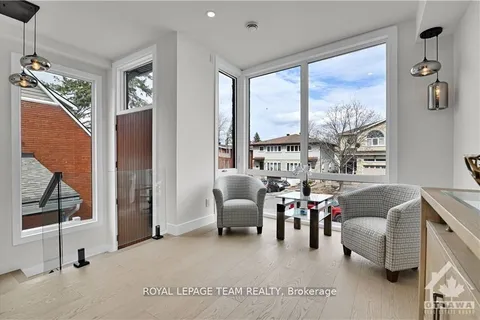 828 Alpine Avenue, ON K2B 5R6