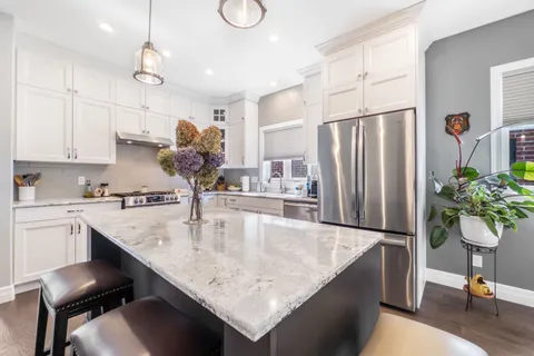 88 Essex Drive, ON K8N 0J1