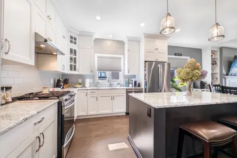 88 Essex Drive, ON K8N 0J1