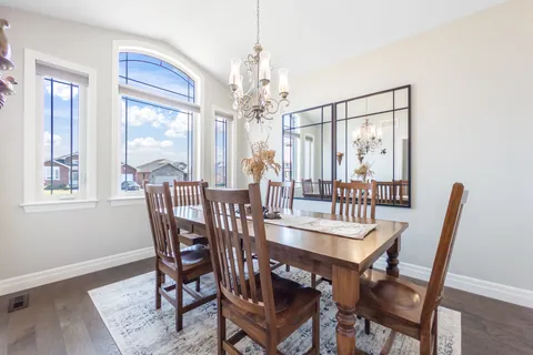 88 Essex Drive, ON K8N 0J1