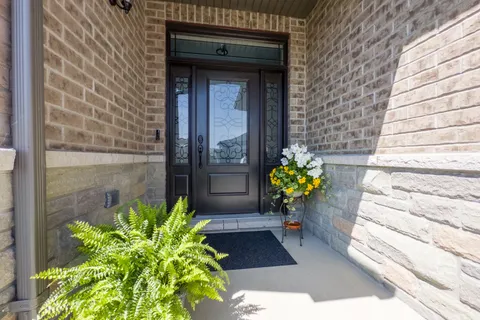 88 Essex Drive, ON K8N 0J1