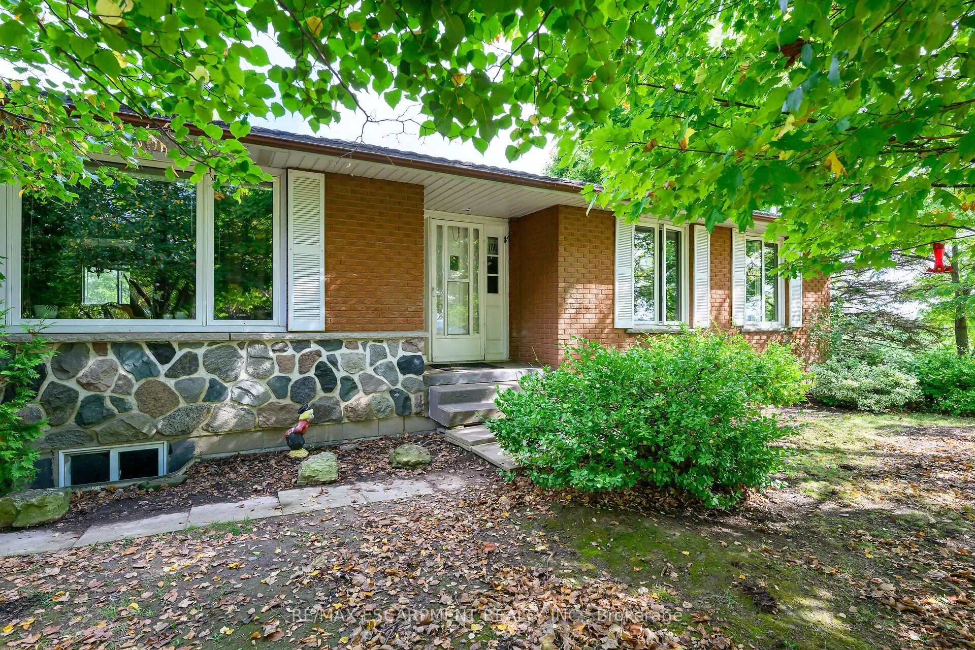 757 4th Line, ON N3W 2B1