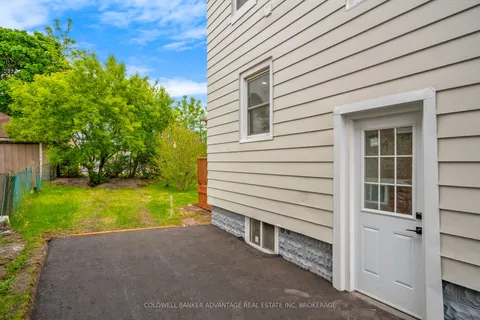 97 Delhi Street, ON L3K 3L1