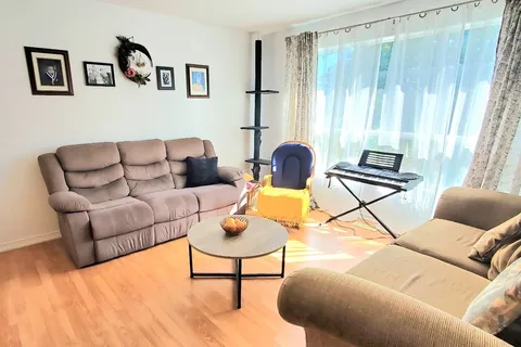 5 Rosemarie Boulevard, ON N4B 2W4