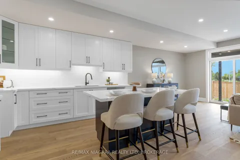 6204 Curlin Crescent, ON L2H 0B8