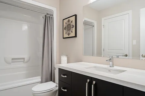 153 FAIRFIELD Drive, ON N5A 6S2