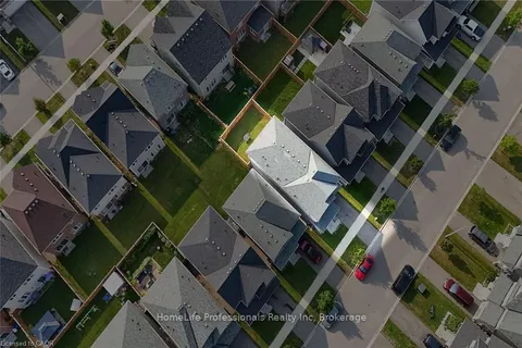 11 Honey Comb Trail, ON L3B 0G8