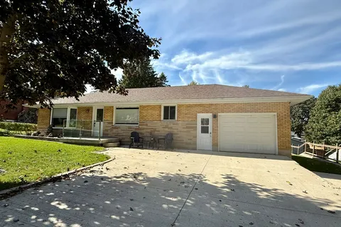 10 Brownlee Street, ON N0G 2S0