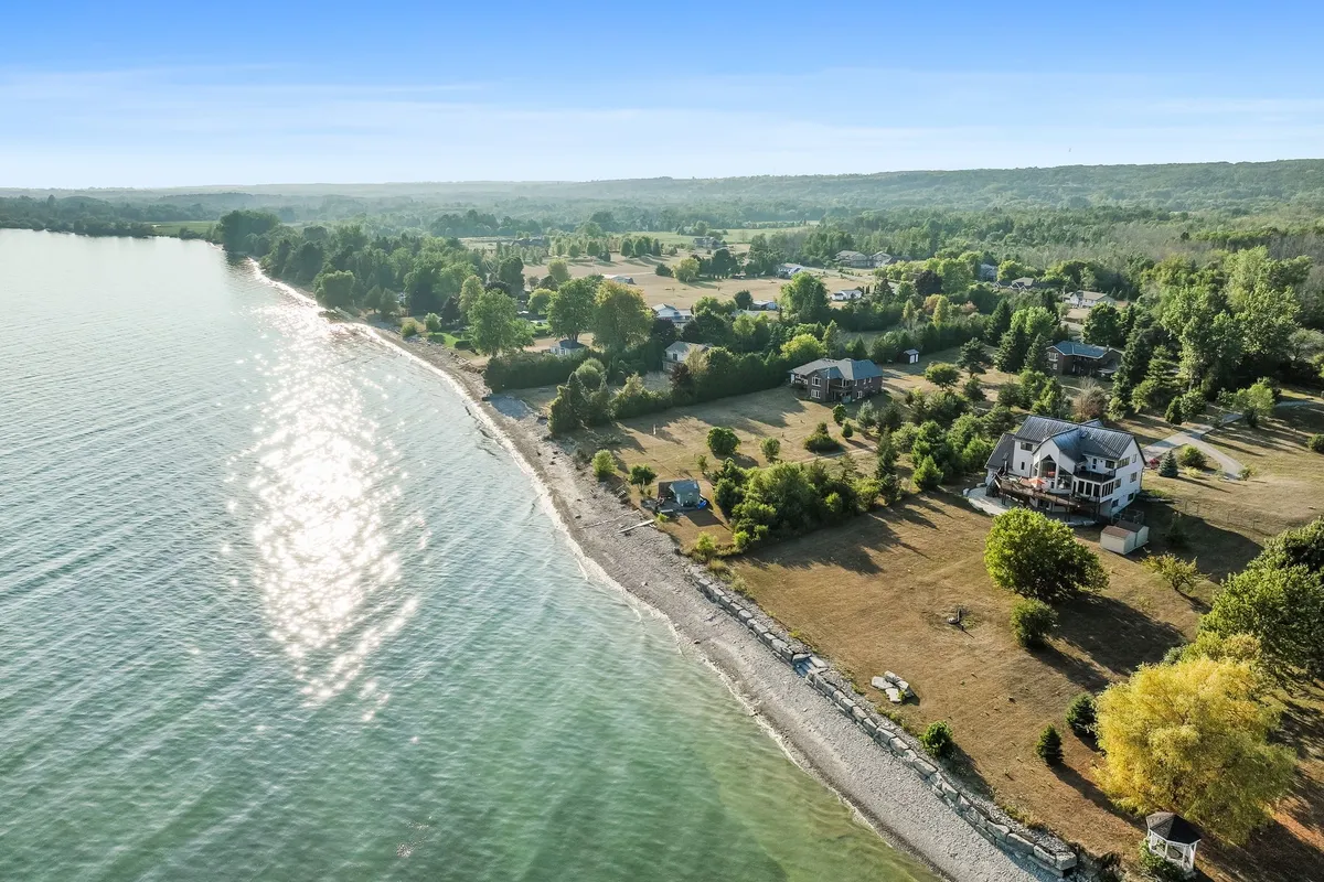 263 Lakeshore Road, ON K0K 1H0