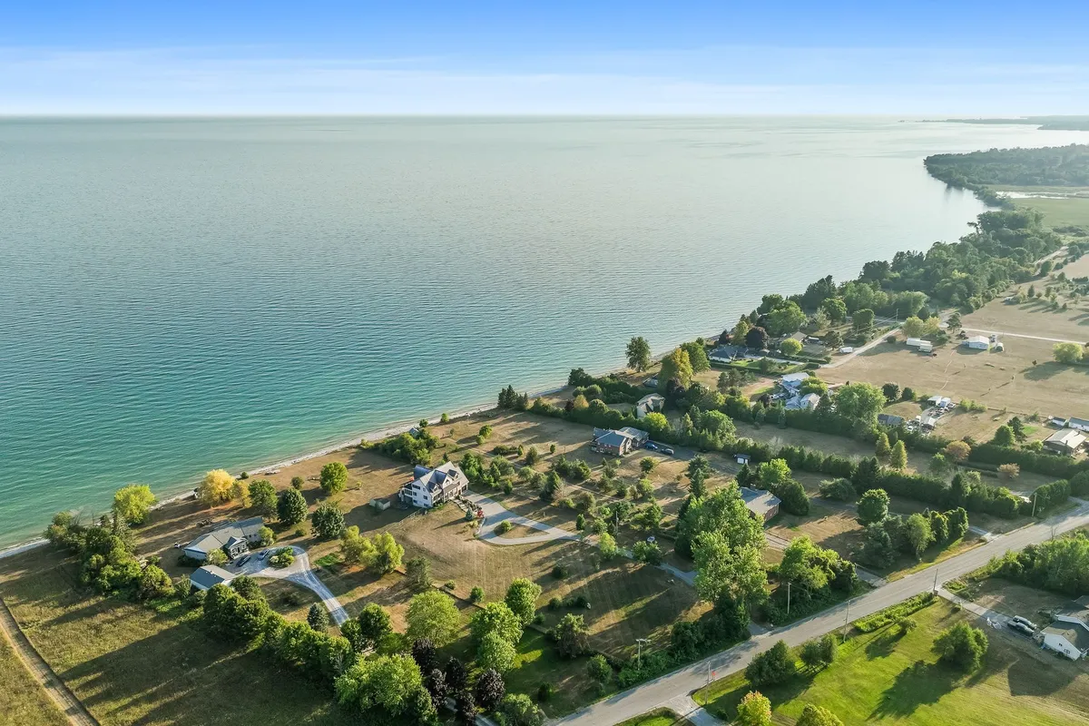 263 Lakeshore Road, ON K0K 1H0