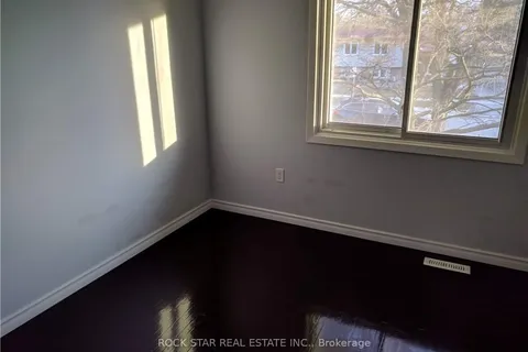 34 PRESTON Place, ON L3C 3K3