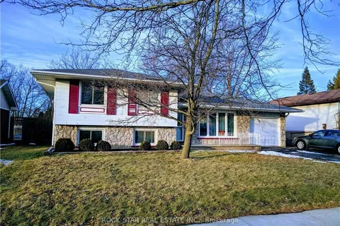 34 PRESTON Place, ON L3C 3K3